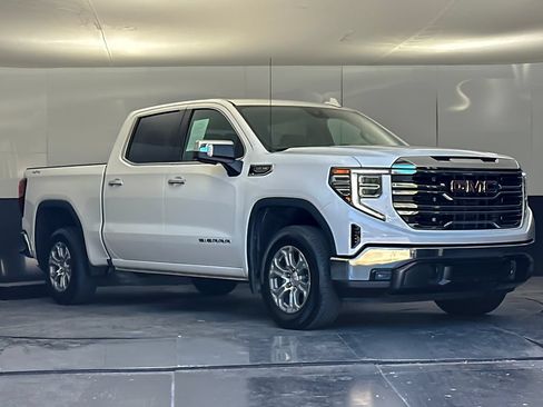 Used 2025 GMC Sierra 1500 SLT AWD/4WD image 1