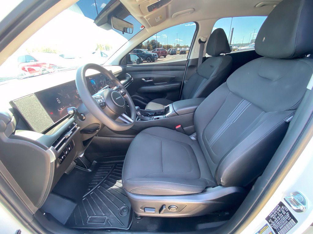 Used 2025 Hyundai Tucson SEL FWD image 11