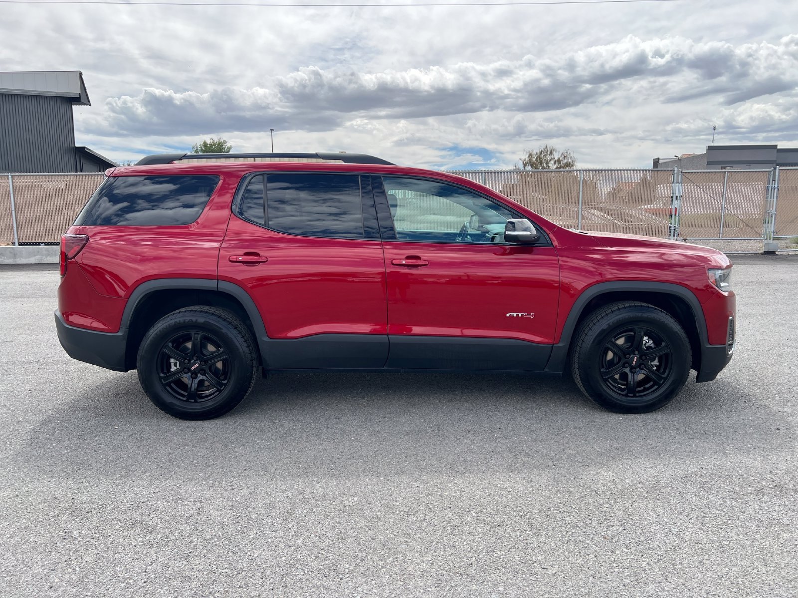 Used 2022 GMC Acadia AT4 w/ Technology Package AWD/4WD image 2