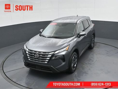 Used 2025 Nissan Rogue SV FWD image 46