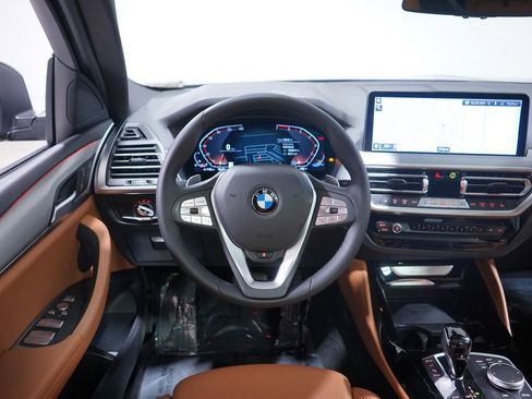 Used 2024 BMW X4 xDrive30i w/ Premium Package image 11