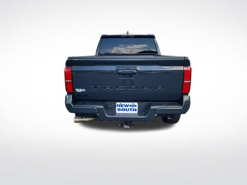 Used 2025 Toyota Tacoma SR5 AWD/4WD image 4