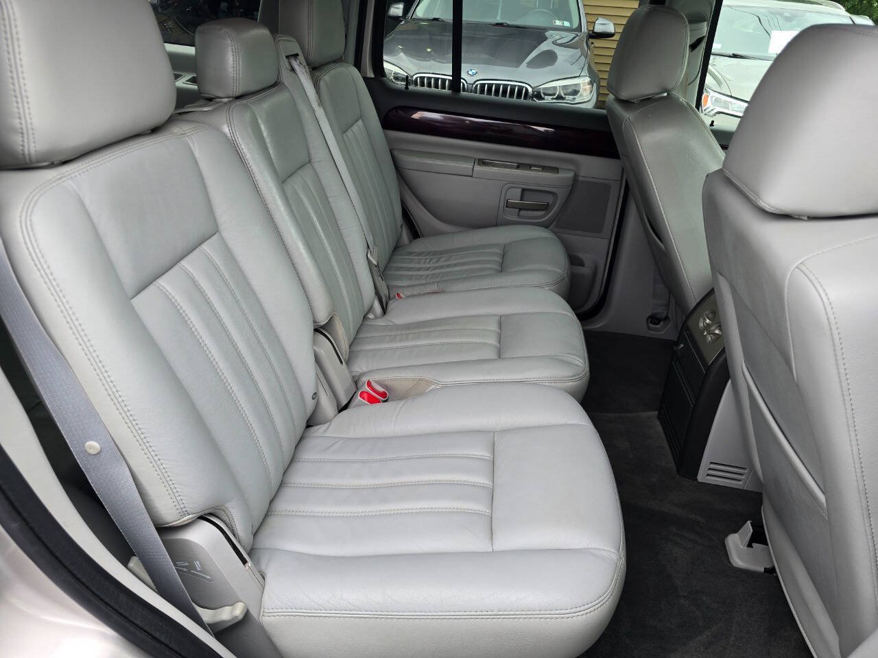 Used 2005 Lincoln Aviator AWD image 32