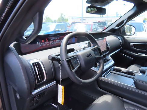 New 2026 Ford Expedition Max Platinum w/ Stealth Appearance Package AWD/4WD image 9