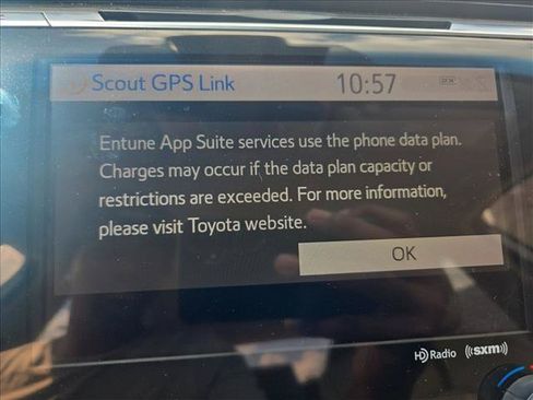 Used 2019 Toyota Camry XLE FWD image 13