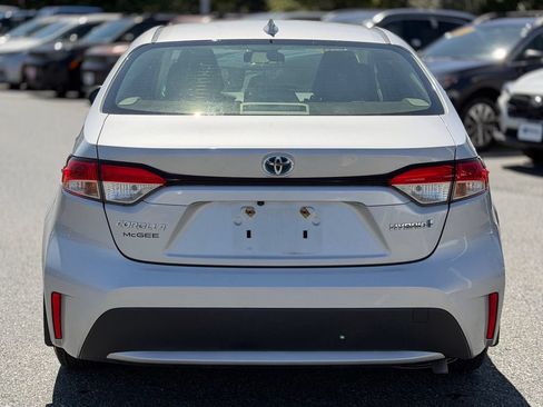 Used 2021 Toyota Corolla LE FWD image 4