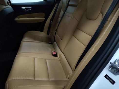 Used 2019 Volvo S60 T6 Inscription image 13