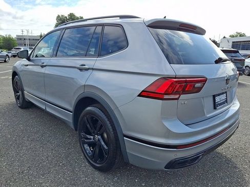 Used 2023 Volkswagen Tiguan SE R-Line AWD/4WD image 4