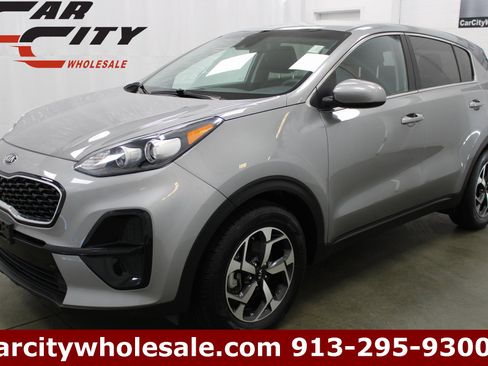 Used 2022 Kia Sportage LX image 1