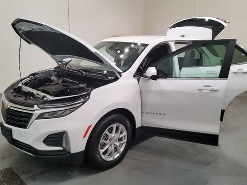 Used 2024 Chevrolet Equinox LT FWD image 11
