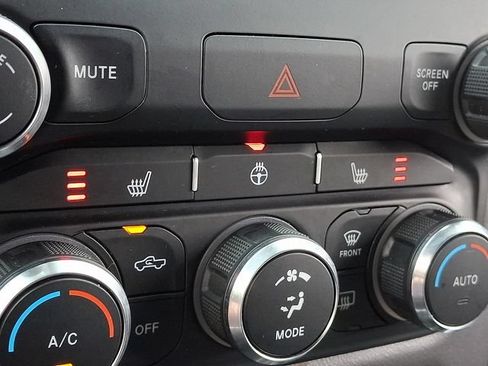 Used 2022 RAM 1500 Big Horn AWD/4WD image 23