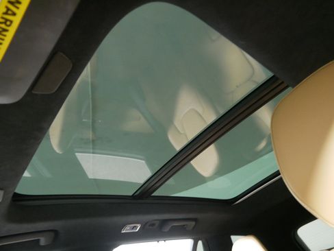 Used 2022 Volvo XC90 T6 Inscription w/ Lounge Package image 31