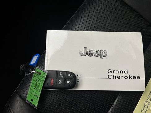 Used 2019 Jeep Grand Cherokee Limited w/ Luxury Group II AWD/4WD image 35