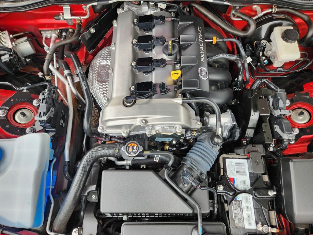 Used 2021 MAZDA MX-5 Miata Sport RWD image 20