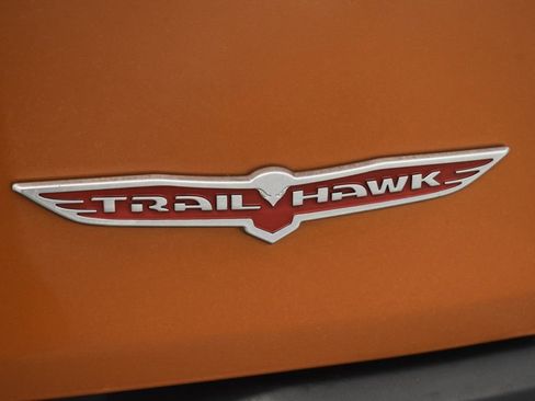 Certified 2016 Jeep Cherokee Trailhawk w/ Comfort/Convenience Group image 19