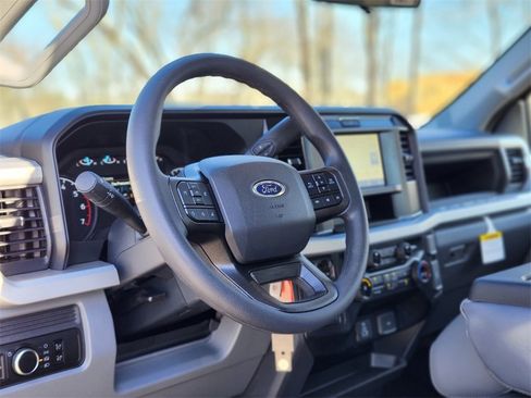 New 2026 Ford F250 XL image 19