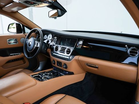 Used 2020 Rolls-Royce Wraith RWD image 26