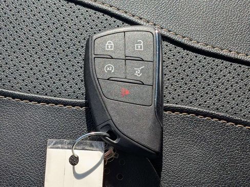 Used 2026 Chevrolet Traverse High Country w/ LPO, Floor Liner Package FWD image 32