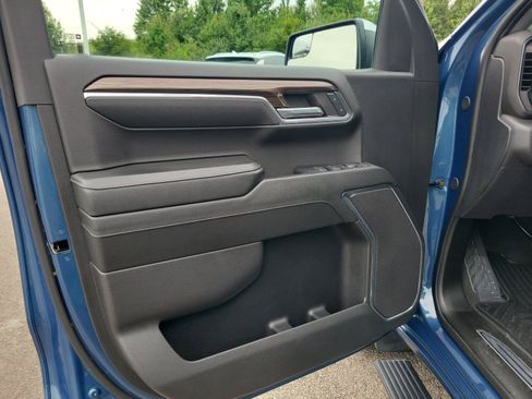 Used 2024 Chevrolet Silverado 1500 LT AWD/4WD image 19
