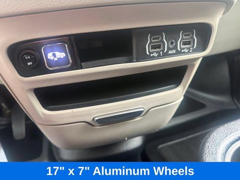 Used 2023 Chrysler Voyager LX FWD image 18