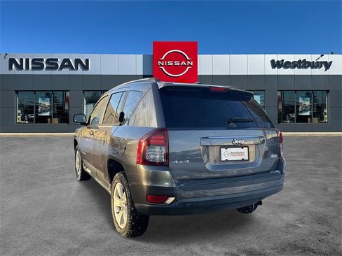 Used 2017 Jeep Compass Latitude image 6