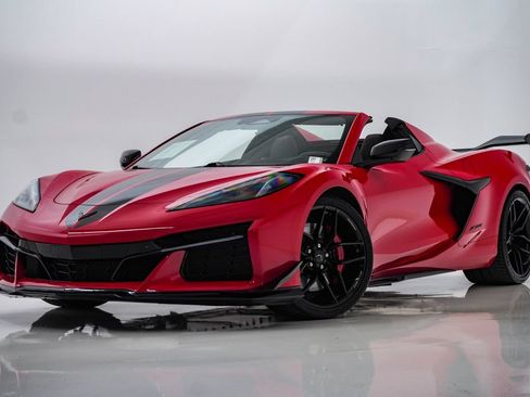 Used 2024 Chevrolet Corvette Z06 RWD image 1