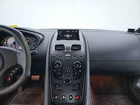 Used 2015 Aston Martin Vanquish Coupe image 74