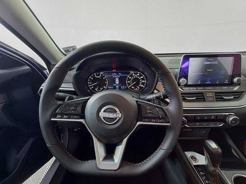 Certified 2025 Nissan Altima 2.5 SR AWD/4WD image 9