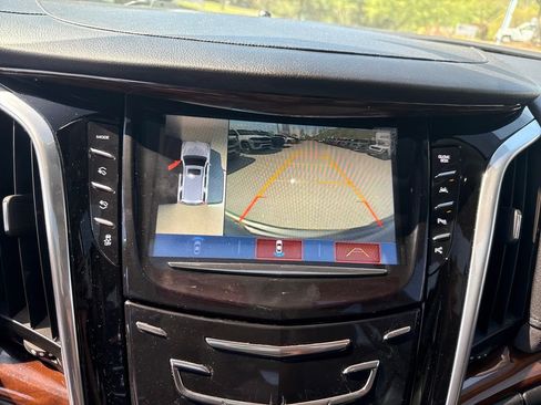 Used 2019 Cadillac Escalade Premium Luxury AWD/4WD image 24