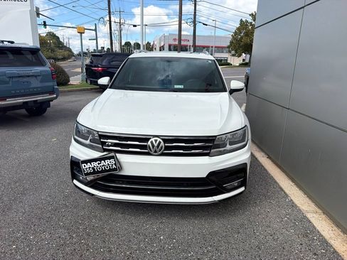 Used 2018 Volkswagen Tiguan SEL FWD image 2