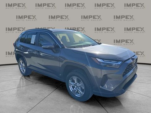 Used 2022 Toyota RAV4 XLE image 7