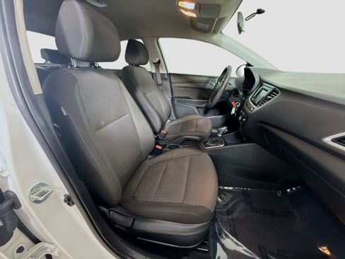 Used 2020 Hyundai Accent SE FWD image 28
