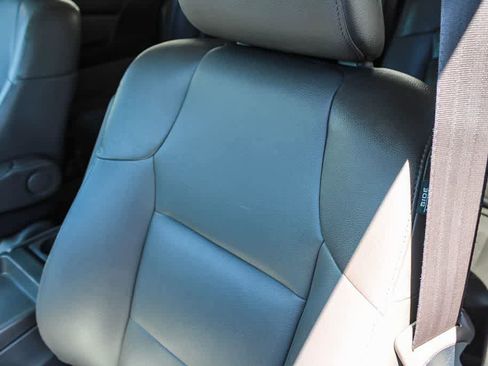 Used 2014 Honda Odyssey Touring image 12