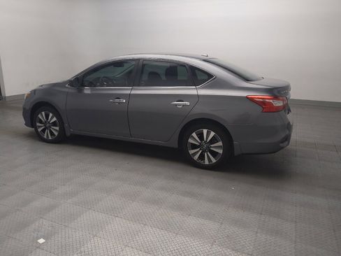 Used 2019 Nissan Sentra SV w/ Special Edition Package FWD image 3