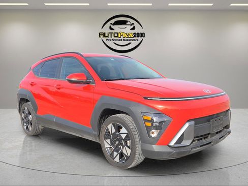 Used 2024 Hyundai Kona SEL image 1