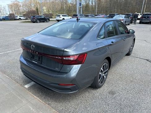 New 2026 Volkswagen Jetta SE FWD image 7