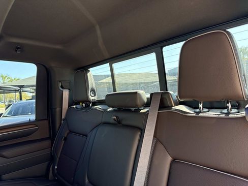 Used 2024 GMC Sierra 2500 Denali w/ Denali Reserve Package image 17