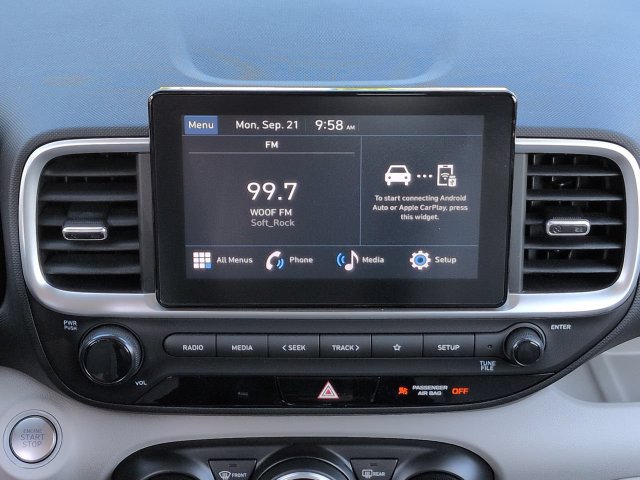 Used 2024 Hyundai Venue SEL FWD image 18