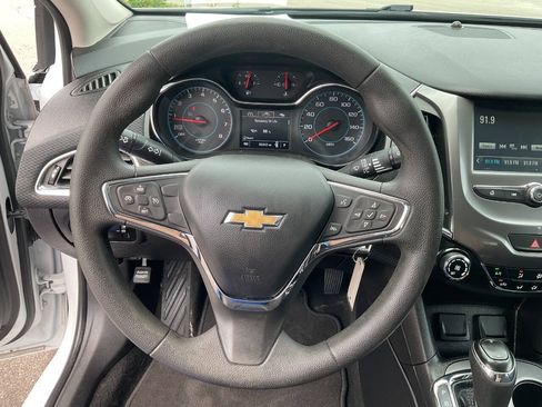 Used 2016 Chevrolet Cruze LT FWD image 16
