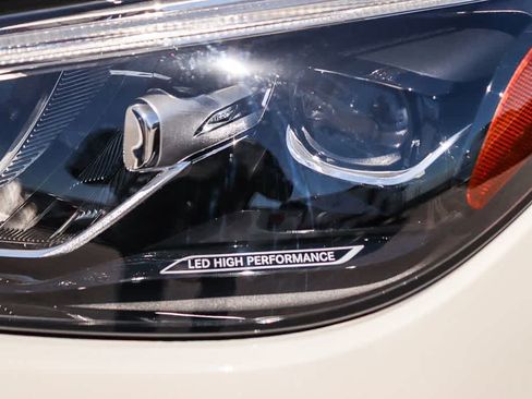 Used 2025 Mercedes-Benz C 300 Sedan image 8