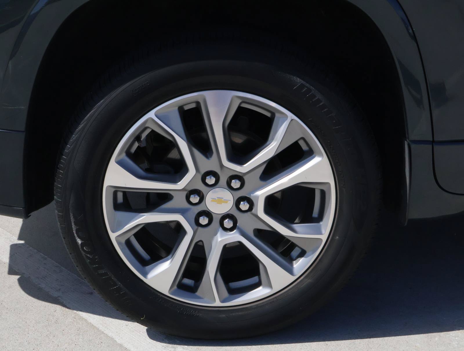 Used 2020 Chevrolet Traverse Premier FWD image 9