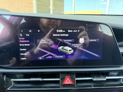 Used 2025 Kia Niro Wind FWD image 24