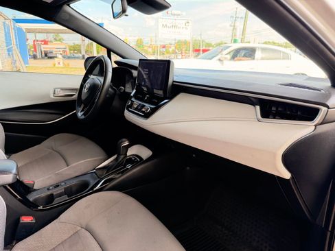 Used 2024 Toyota Corolla SE image 19