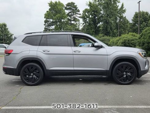 Used 2024 Volkswagen Atlas SE FWD image 6