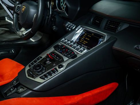 Used 2014 Lamborghini Aventador LP 700-4 image 38