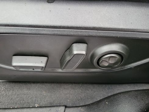 Used 2024 Jeep Grand Cherokee Limited image 55