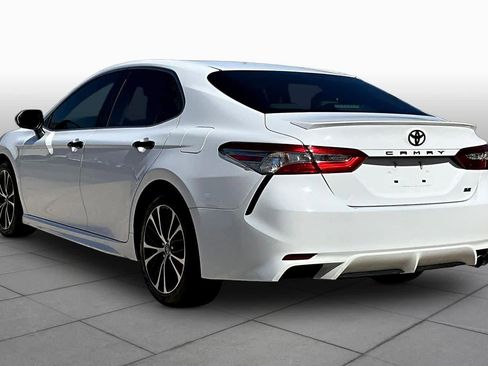 Used 2018 Toyota Camry SE image 12