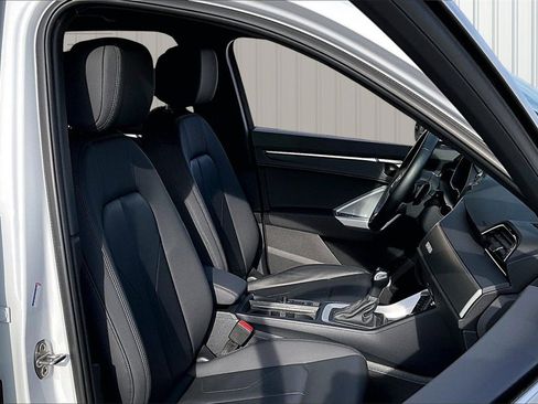 Used 2024 Audi Q3 2.0T Premium Plus w/ Premium Plus Package image 29