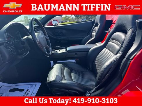 Used 2004 Chevrolet Corvette Convertible w/ Preferred Equipment Group RWD image 17