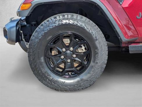 Used 2021 Jeep Gladiator Sport AWD/4WD image 23